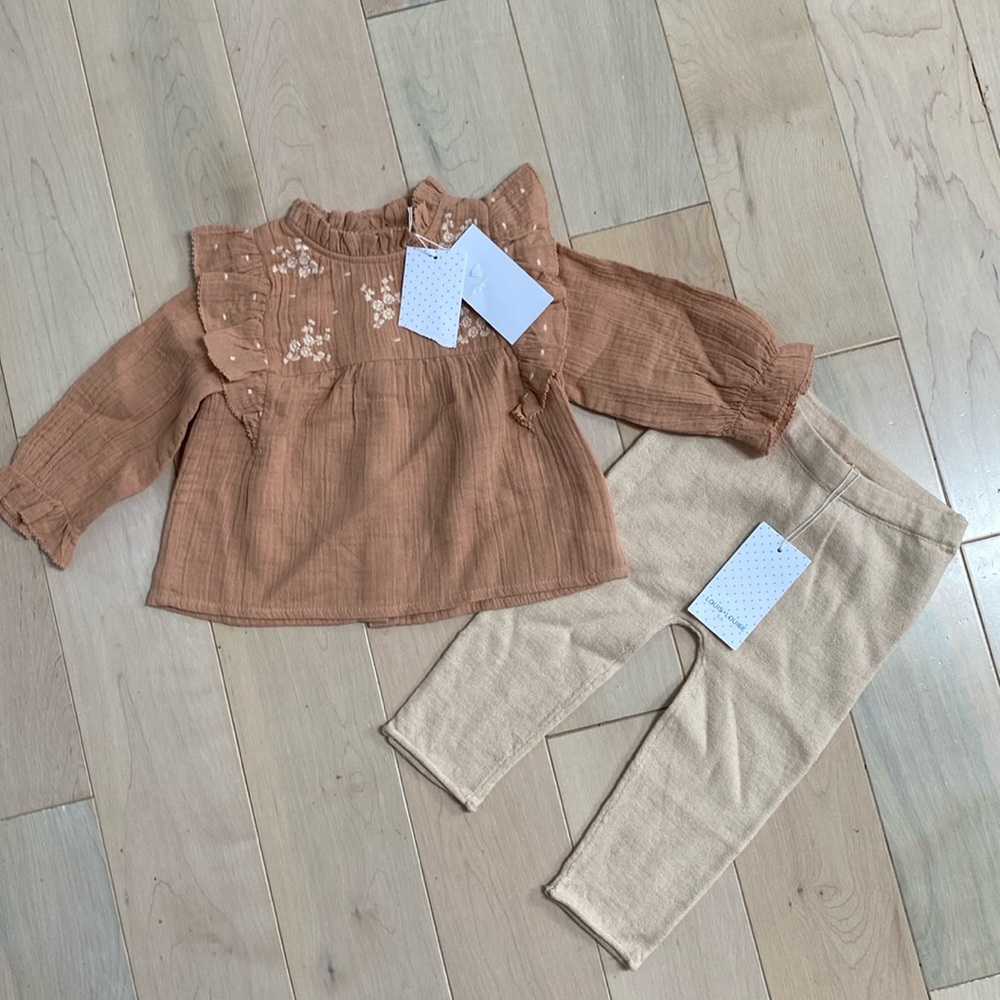 Louis Louise soft gauze organic cotton back buttons ruffle blouse & leggings
